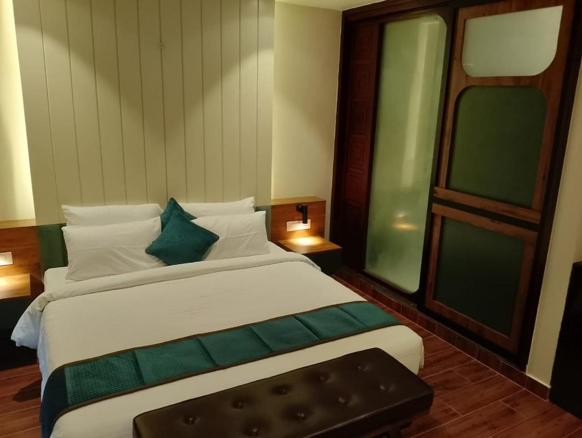 The Convoy Hotel Dibrugarh Esterno foto