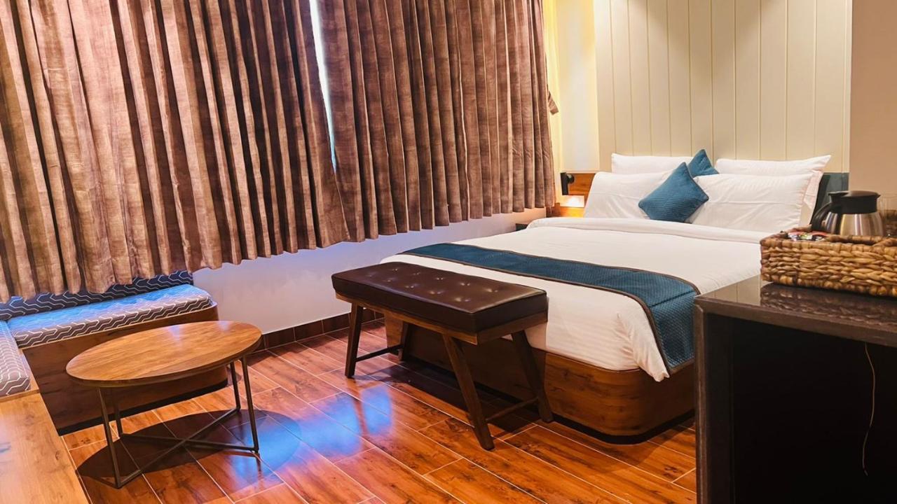 The Convoy Hotel Dibrugarh Esterno foto