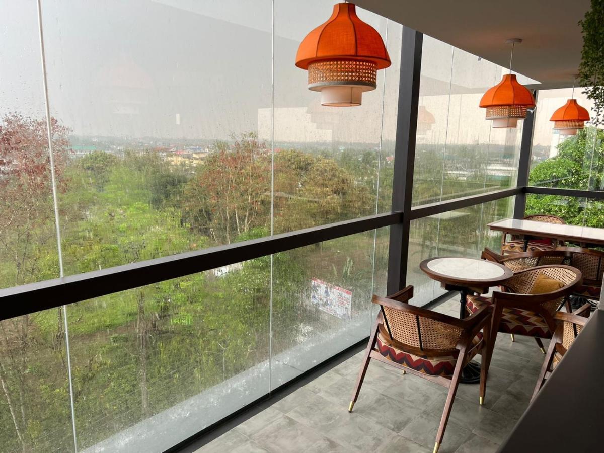 The Convoy Hotel Dibrugarh Esterno foto