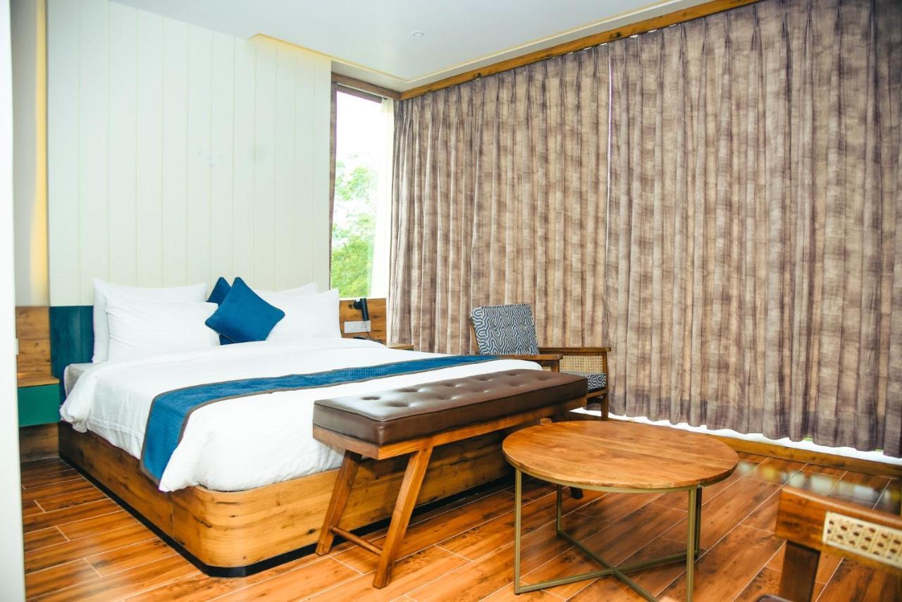 The Convoy Hotel Dibrugarh Esterno foto