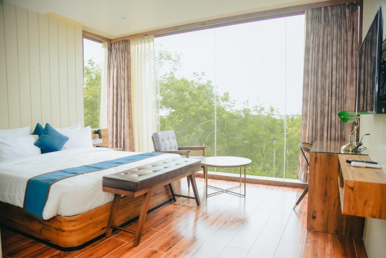 The Convoy Hotel Dibrugarh Esterno foto