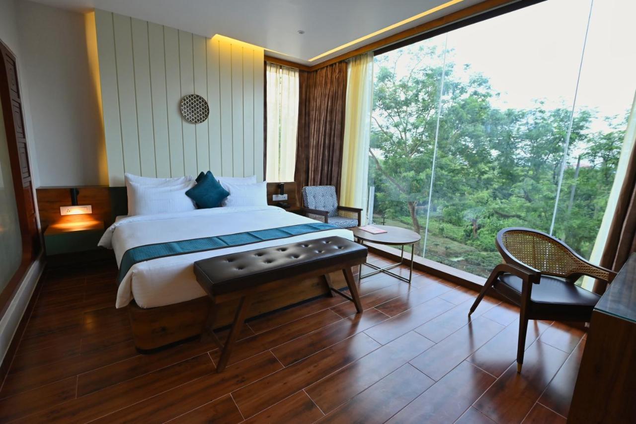 The Convoy Hotel Dibrugarh Esterno foto