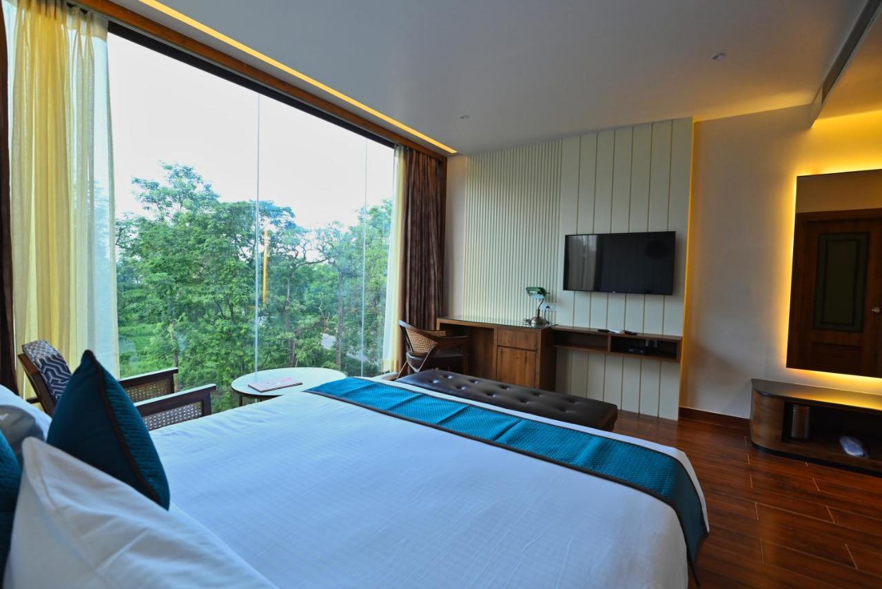The Convoy Hotel Dibrugarh Esterno foto