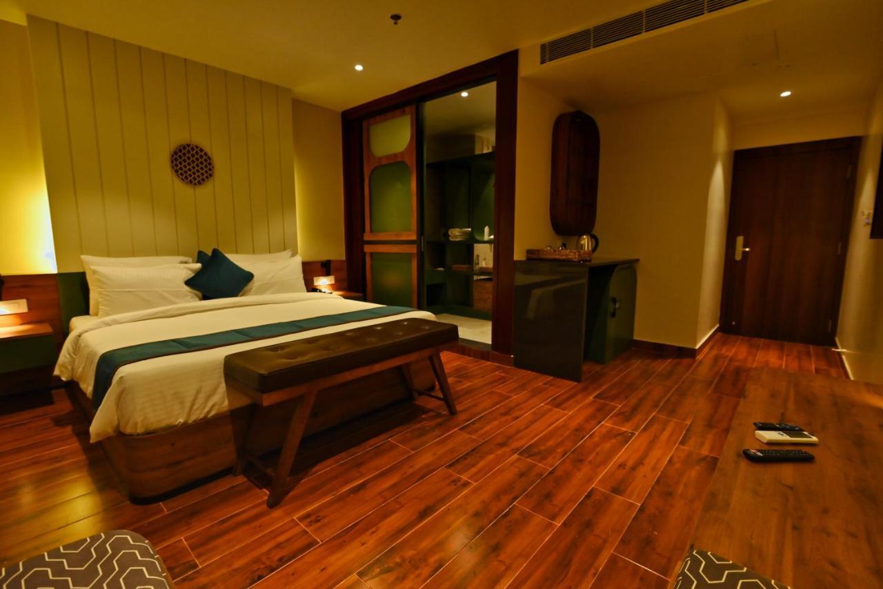 The Convoy Hotel Dibrugarh Esterno foto